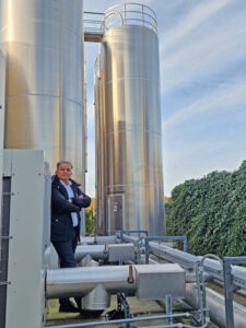 Web.BT1222ABB2 | BouwTotaal Ali el Abbassi, fabrieksdirecteur ABB Ede