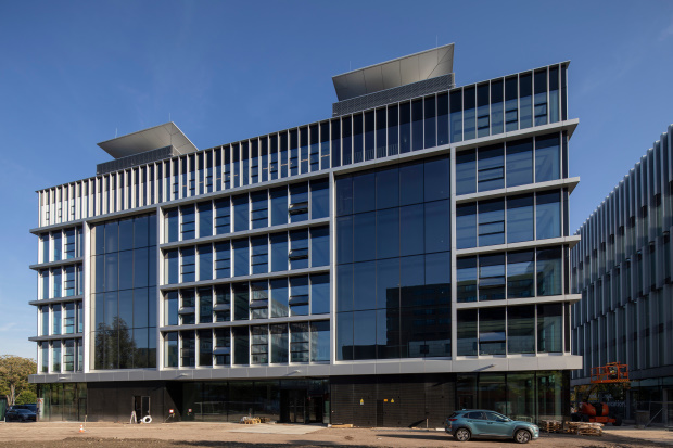 Het Langeveld Building voor de Erasmus Universiteit Rotterdam.