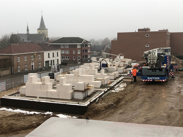 Bouwplaats met kalkzandsteenelementen