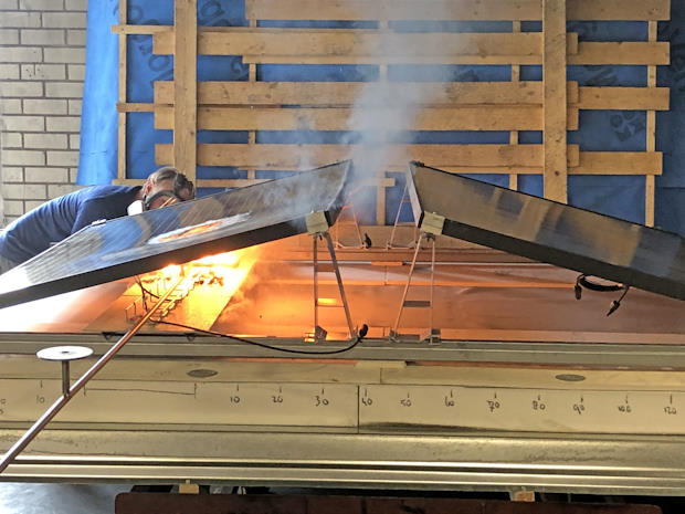 Testopstelling brandveiligheid daken met zonnepanelen