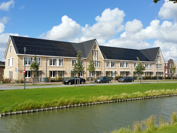 Zonnepanelen geïntegreerd in dakvlak
