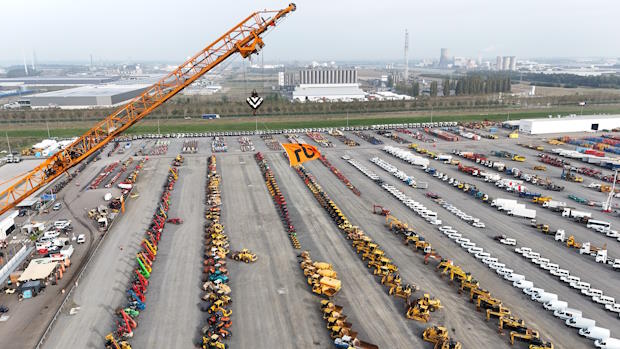 default | BouwTotaal Ritchie Bros. nam 25 jaar geleden een 25 hectare groot terrein bij de industriehavens van Moerdijk in gebruik: de veilinglocatie zoals we die nu kennen.