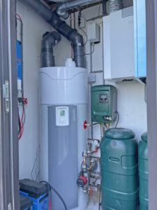 Zicht op onderdelen van het waterstofsysteem.
