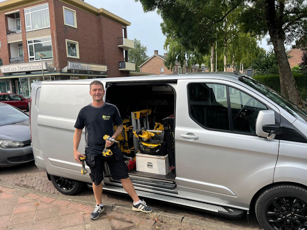 WebBT070824ToolsCollinRolf1 | BouwTotaal Collin Rolf voor zijn werkbus