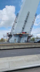 Opbouw hefsteigers bij de Erasmusbrug